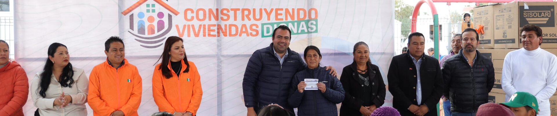 Encabezó Alcalde entrega de 350 Calentadores para 30 comunidades.