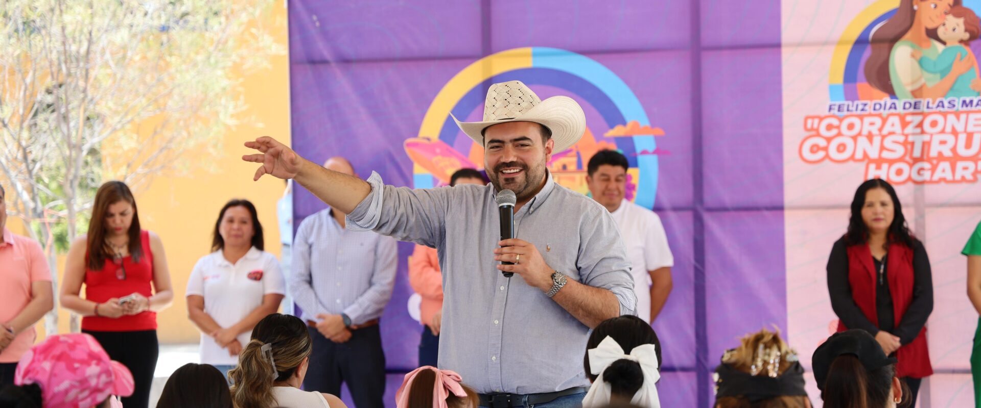 Continua Colón Festejando a Mamás en su Día
