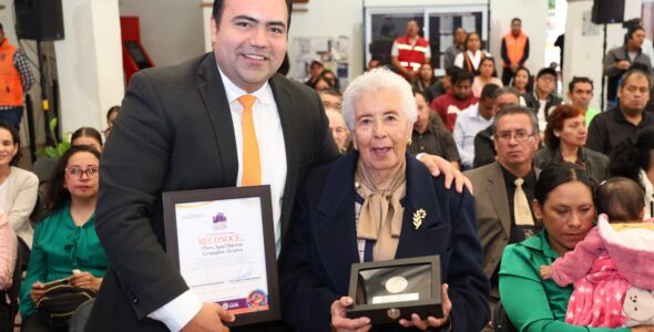 Distingue Gaspar Trueba a 2 colonenses por sus aportaciones a la labor cívica y cultural del Municipio