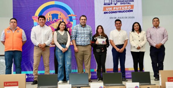 Beneficia Gaspar Trueba a 432 estudiantes con Lap Tops y Tablets