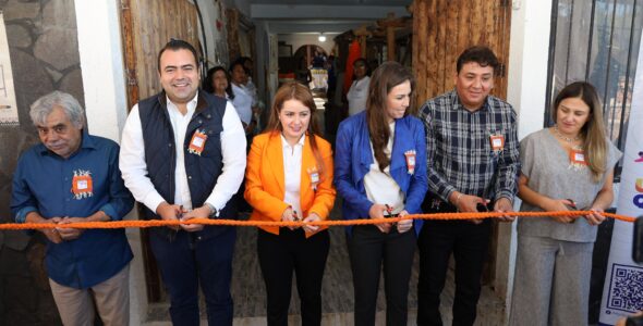 Inaugura Gaspar Trueba la Escuela del Telar de Colón