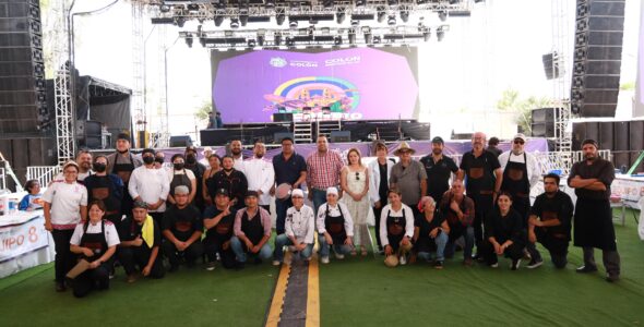 Premia Gaspar Trueba a Ganadores del Primer Concurso de Paellas