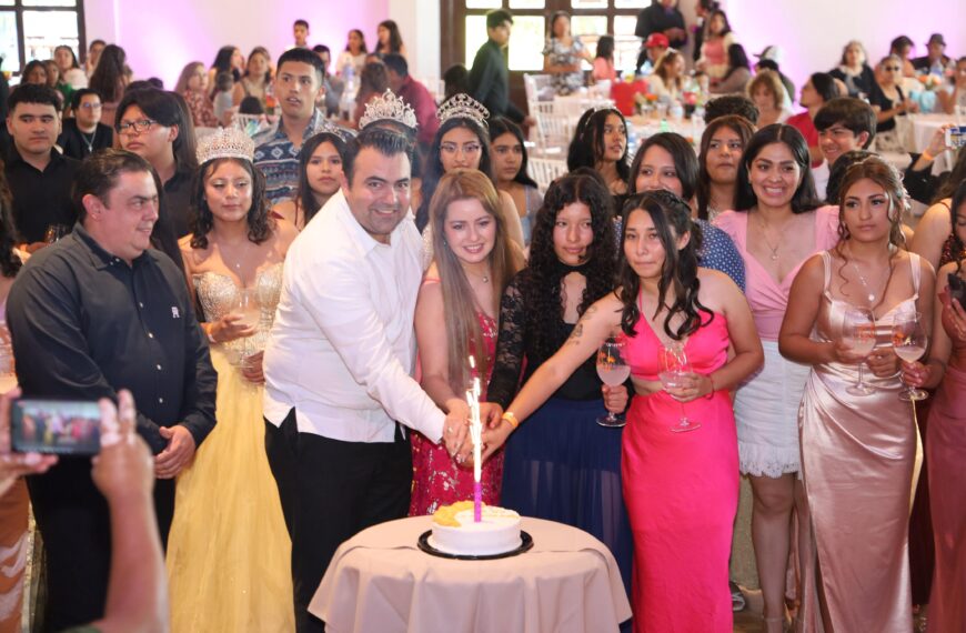 Celebran 80 Adolescentes en Colón Gracias al Programa “Mis XV Años: Un Mismo Sueño”