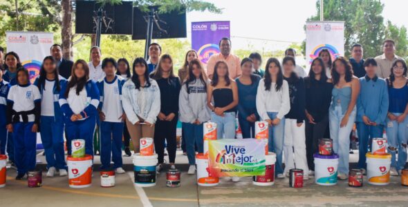 Entrega Gaspar Trueba 3,500 litros de pintura a 34 escuelas de Colón