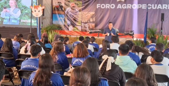Conferencia “La Tecnología en la Agricultura”