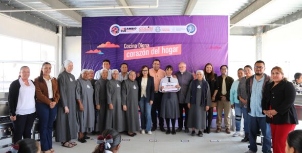 Entrega Gobierno de Colón Mobiliario de Cocina y Paneles Solares a Centros de Asistencia Social