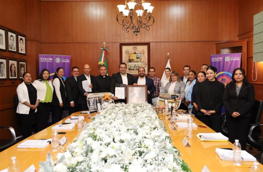 Firman Acuerdo de Hermanamiento Colón y San Juan de los Lagos