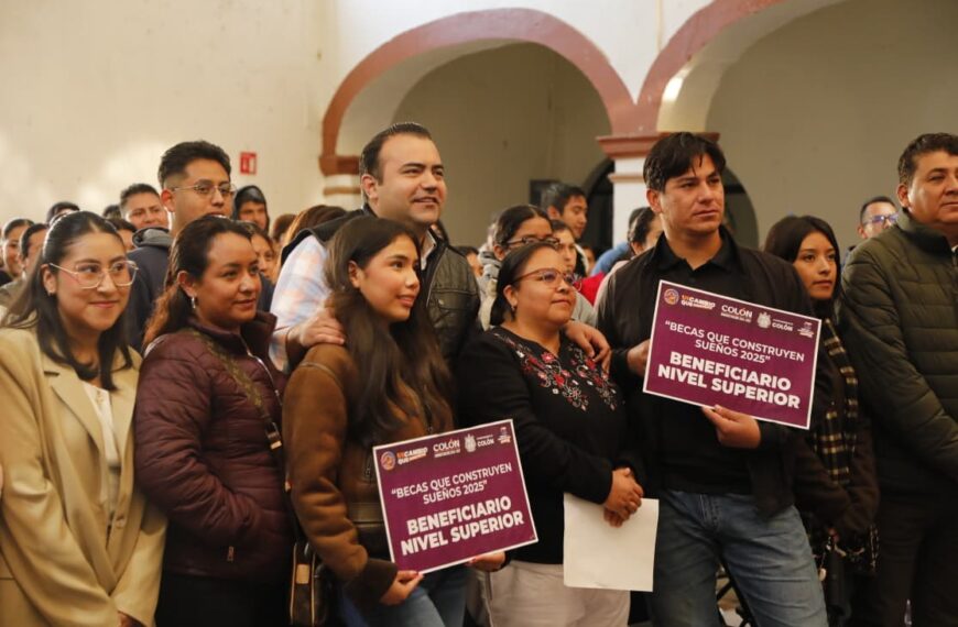 Entrega Gaspar Trueba 160 Becas a Jóvenes Estudiantes de Educación Superior
