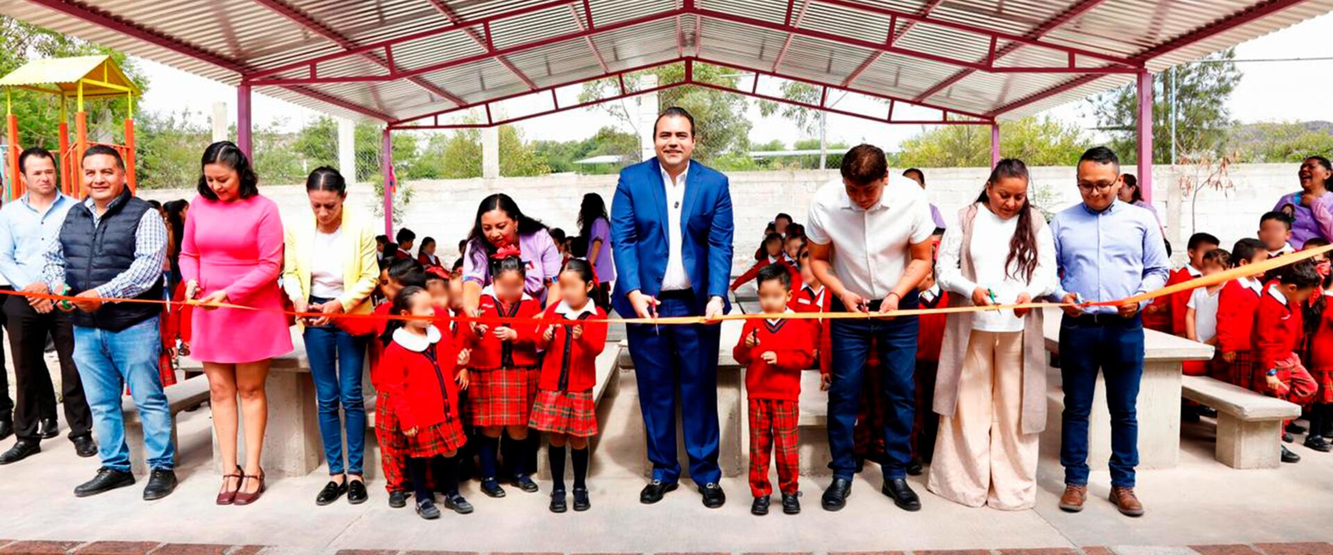 Entrega Gaspar Trueba Techumbre para Desayunadores en Preescolar “Gabriela Mistral”