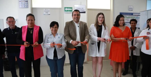 Inauguran Gaspar Trueba y la Dra. Martina Pérez el Primer Laboratorio Sanguíneo en el Centro de Salud de Colón