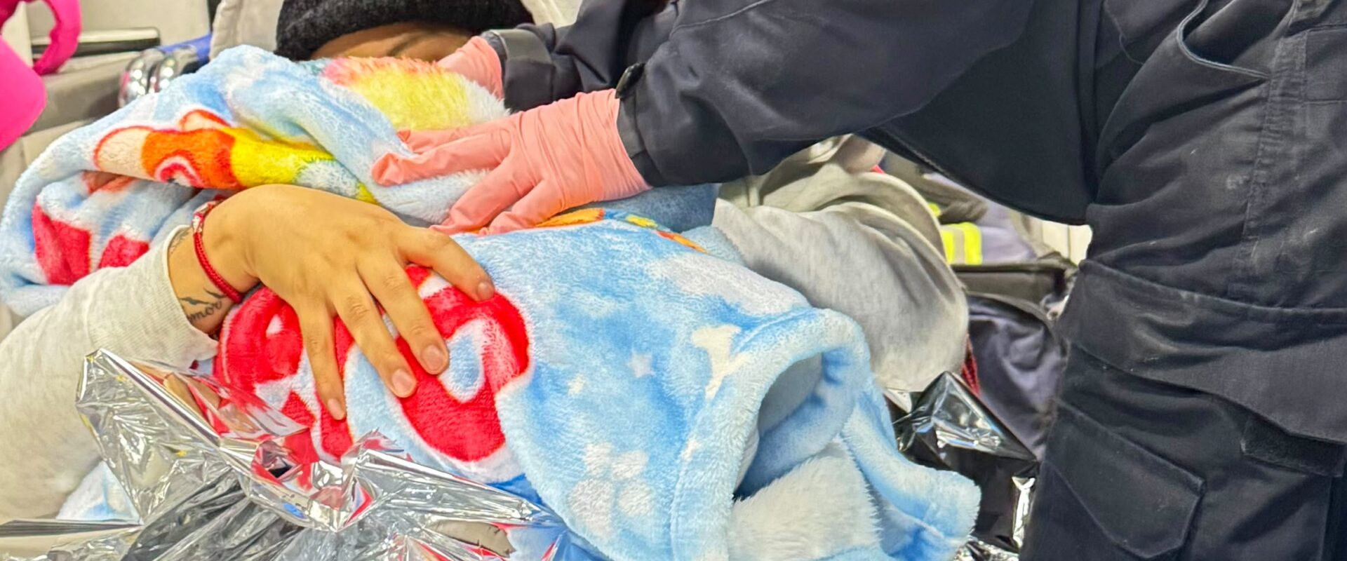 Unidad de Protección Ciudadana de Colón Brinda Atención Oportuna a Madre y Recién Nacido Tras Parto Fortuito en Domicilio