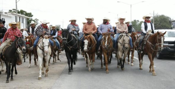 Gaspar Trueba Encabeza la Cabalgata de la Feria Colón 2026; Reunió a Más de 580 Jinetes
