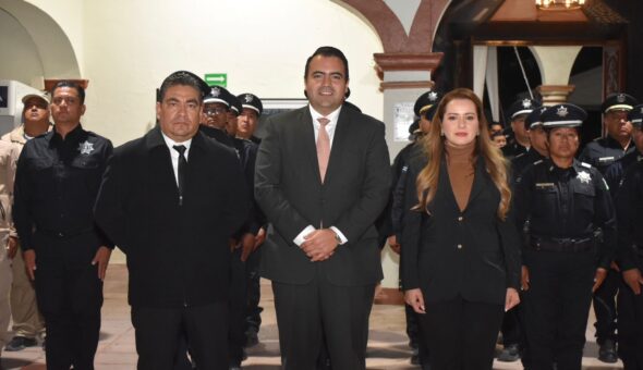 Encabeza Trueba ceremonia de cambio de mando de la Policía Municipal