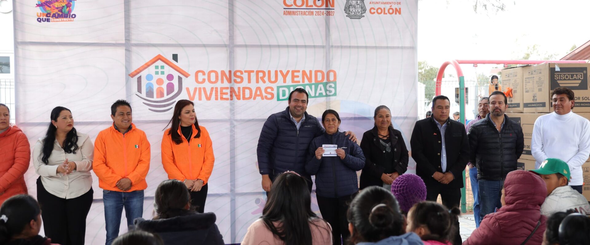 Encabezó Alcalde entrega de 350 Calentadores para 30 comunidades.