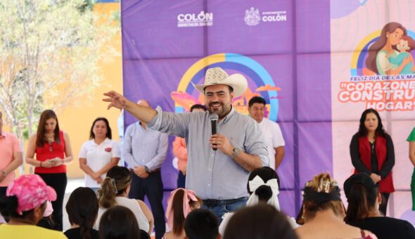Continua Colón Festejando a Mamás en su Día